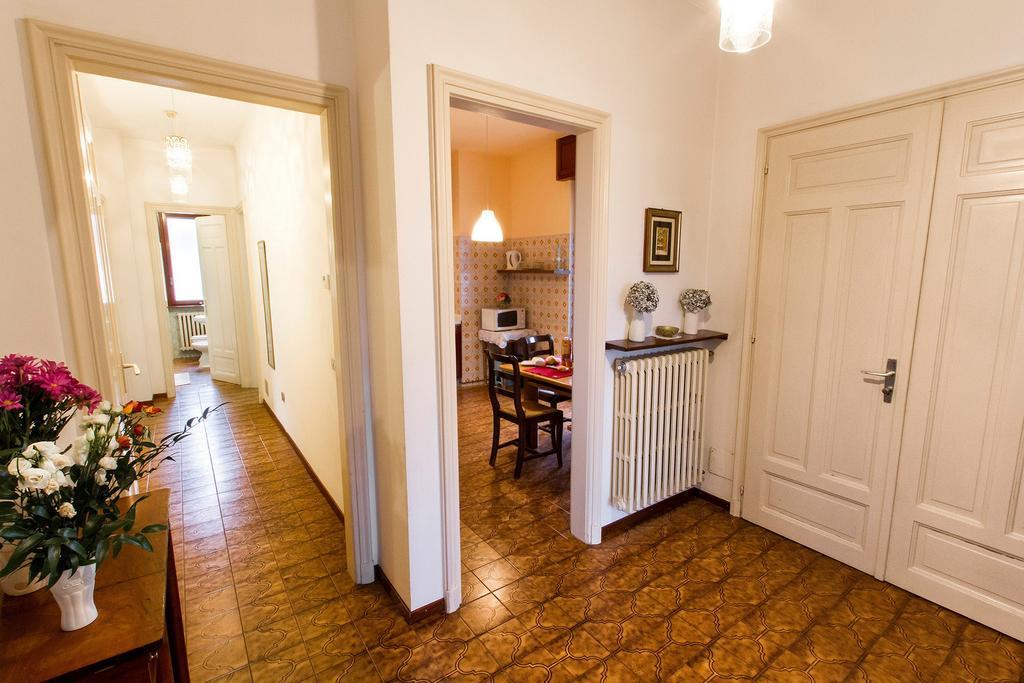 Connie'S Apartment - Happy Rentals Monvalle Bagian luar foto